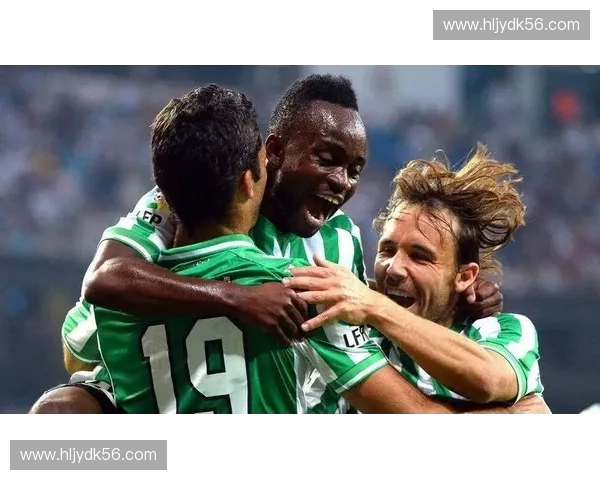 欧联杯决赛全球直播盛况揭晓多平台同步呈现激情对决瞬间 欧联杯决赛全球直播盛况揭晓多平台同步呈现激情对决瞬间